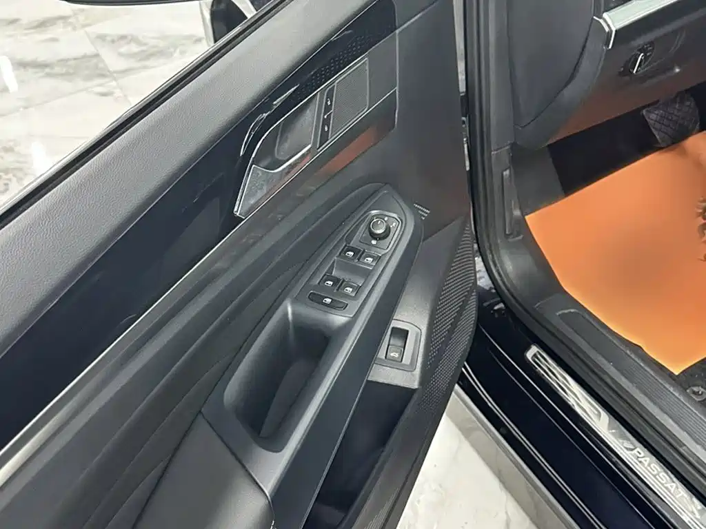 Volkswagen Passat — фото 18