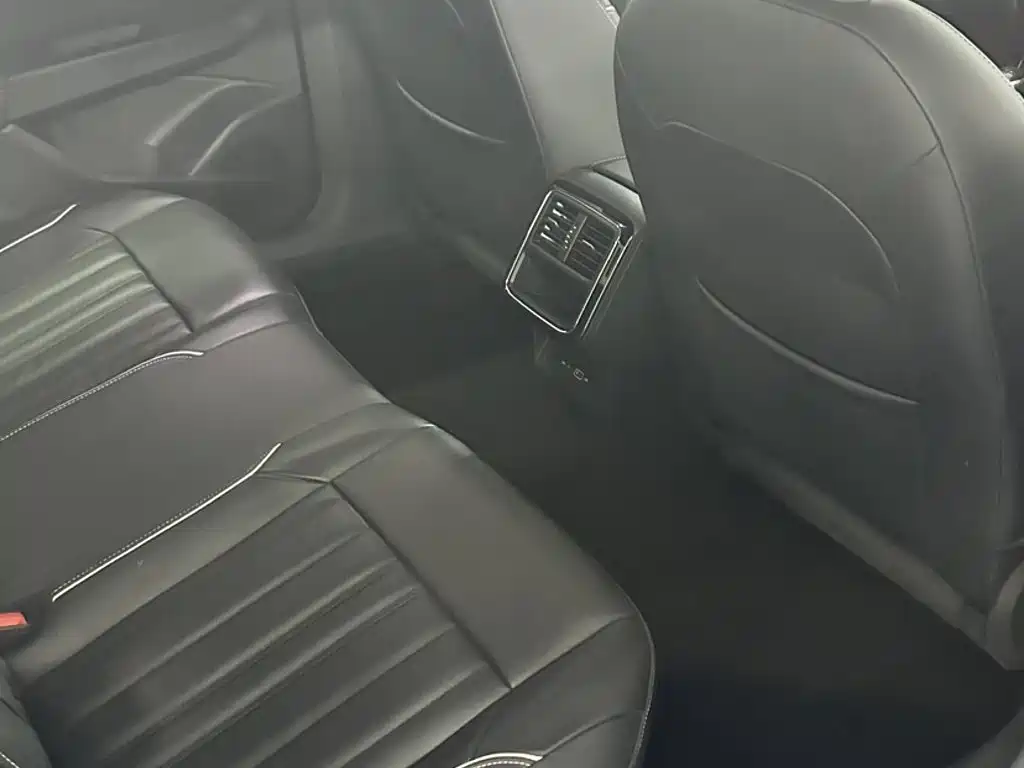 Volkswagen Passat — фото 22