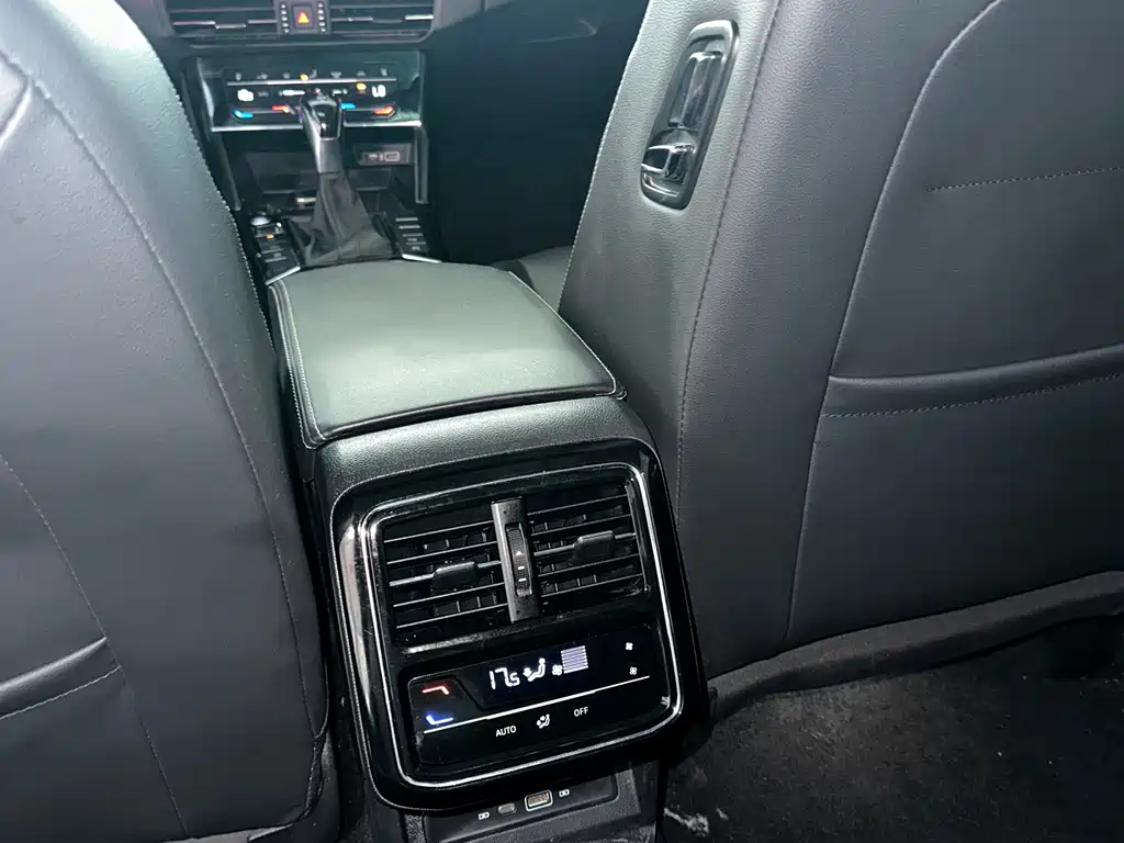 Volkswagen Passat — фото 15