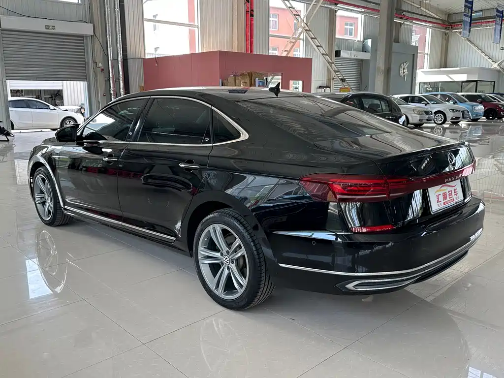 Volkswagen Passat — фото 7