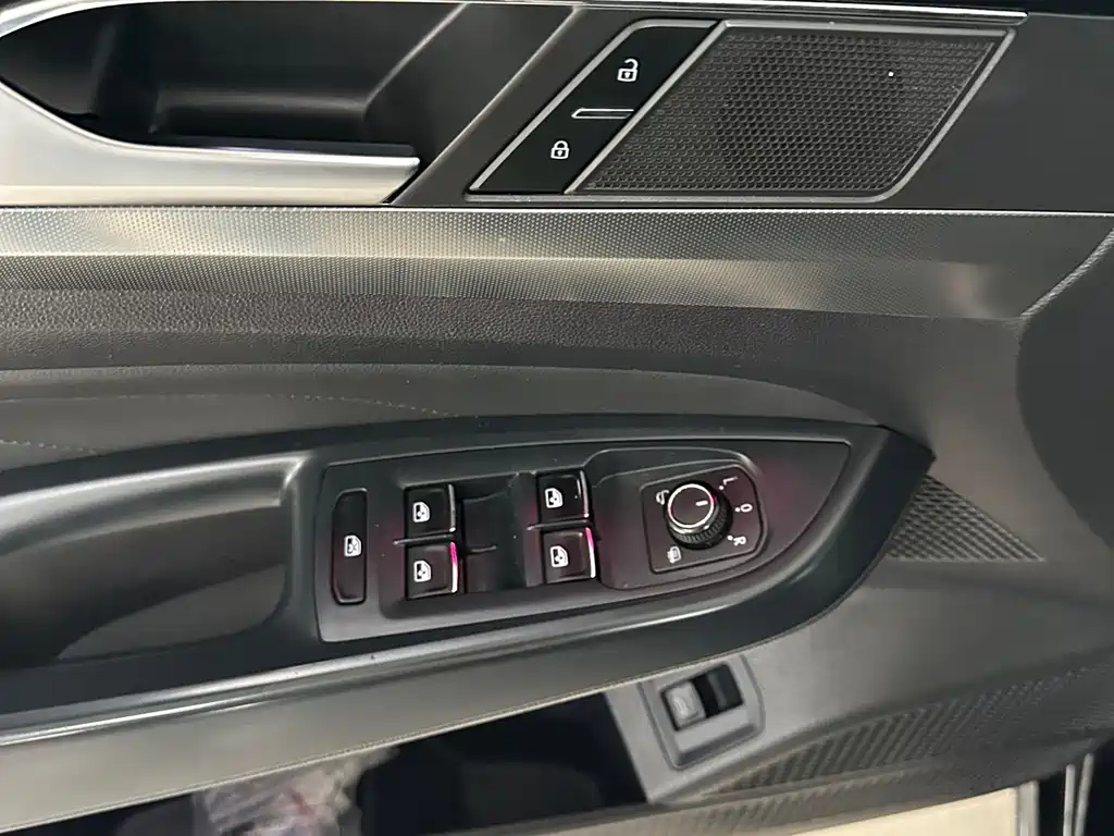 Volkswagen Passat — фото 10