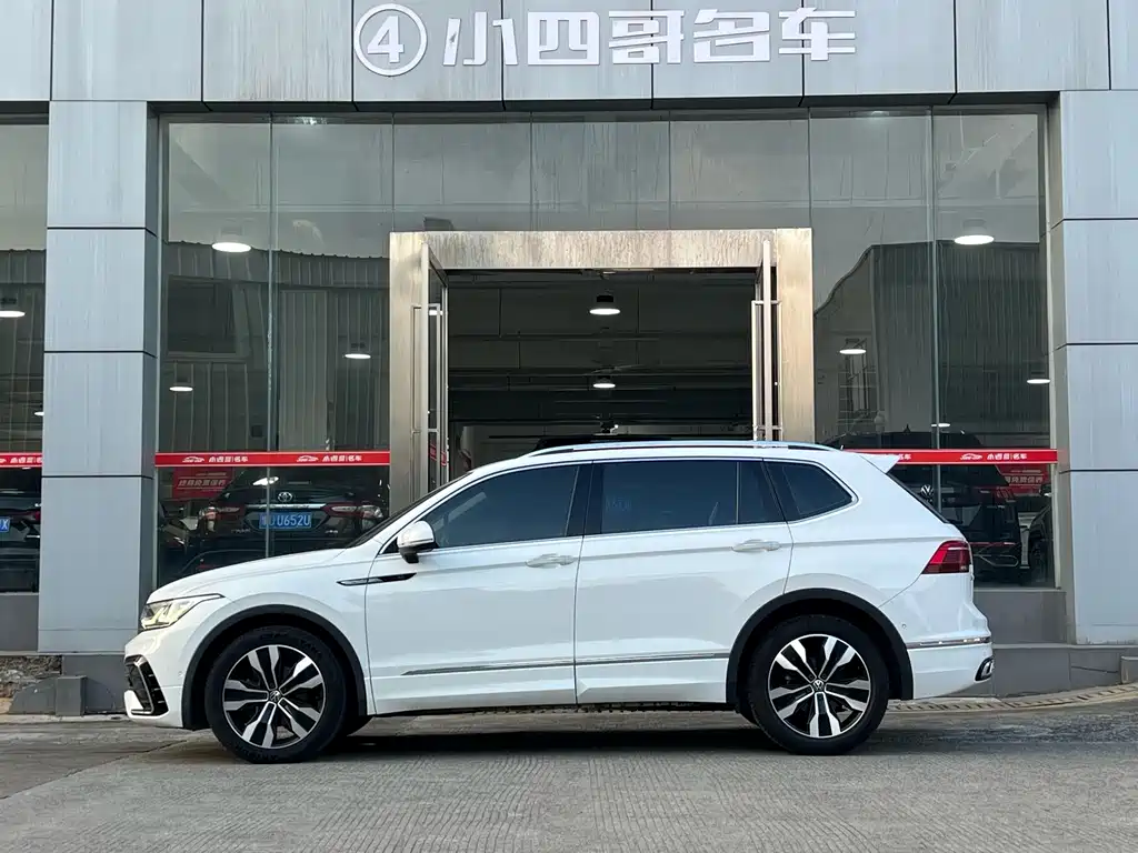 Volkswagen Tiguan L — фото 3