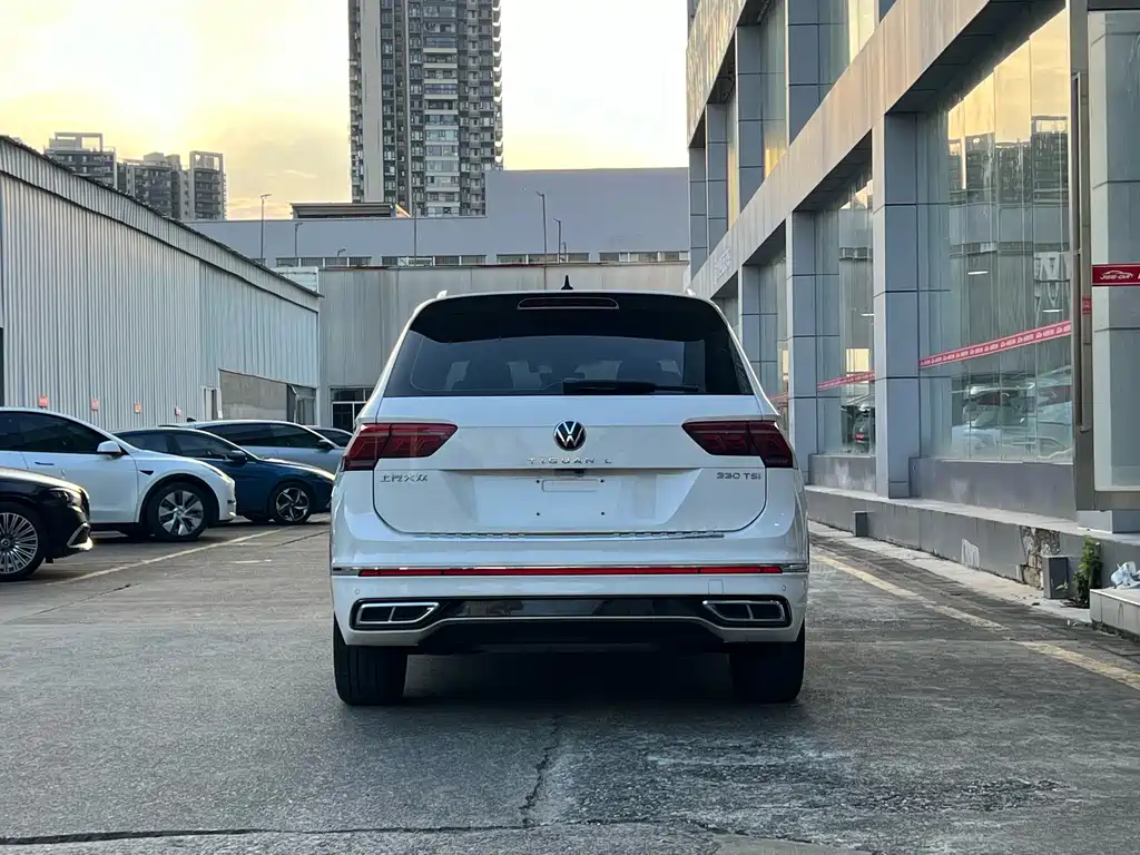 Volkswagen Tiguan L — фото 5