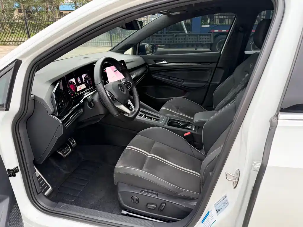 Volkswagen Golf — фото 14