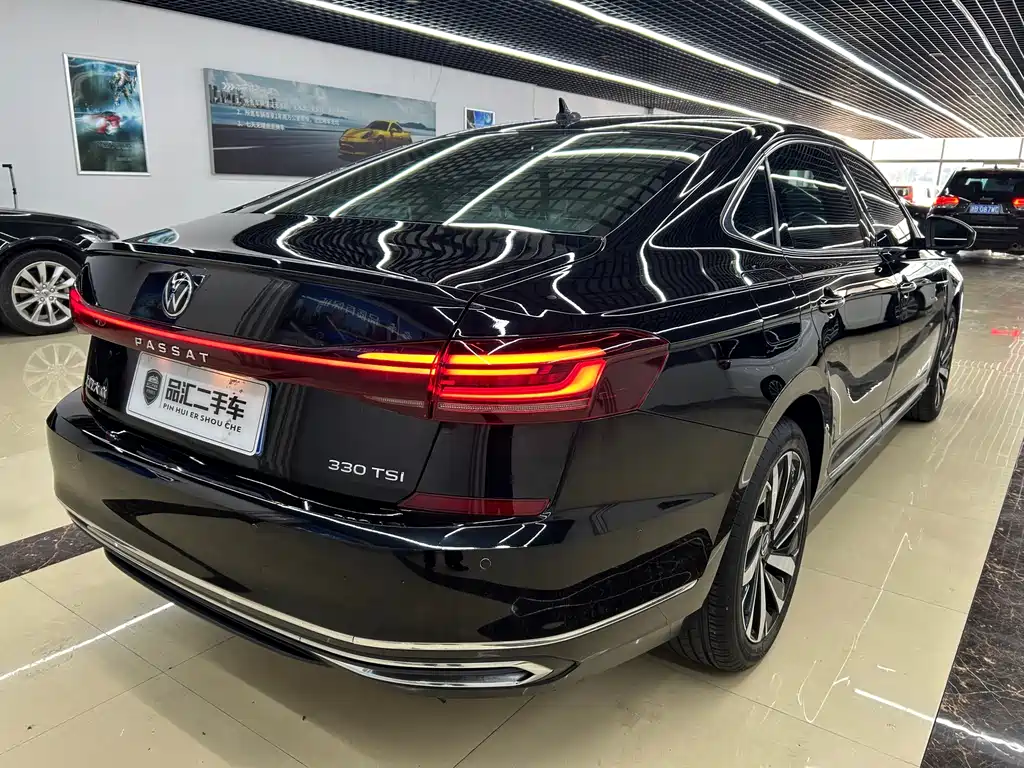 Volkswagen Passat — фото 5