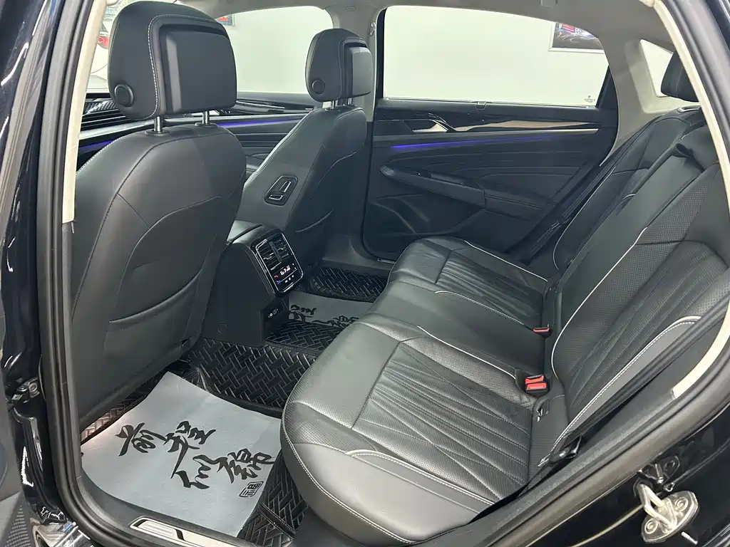 Volkswagen Passat — фото 9