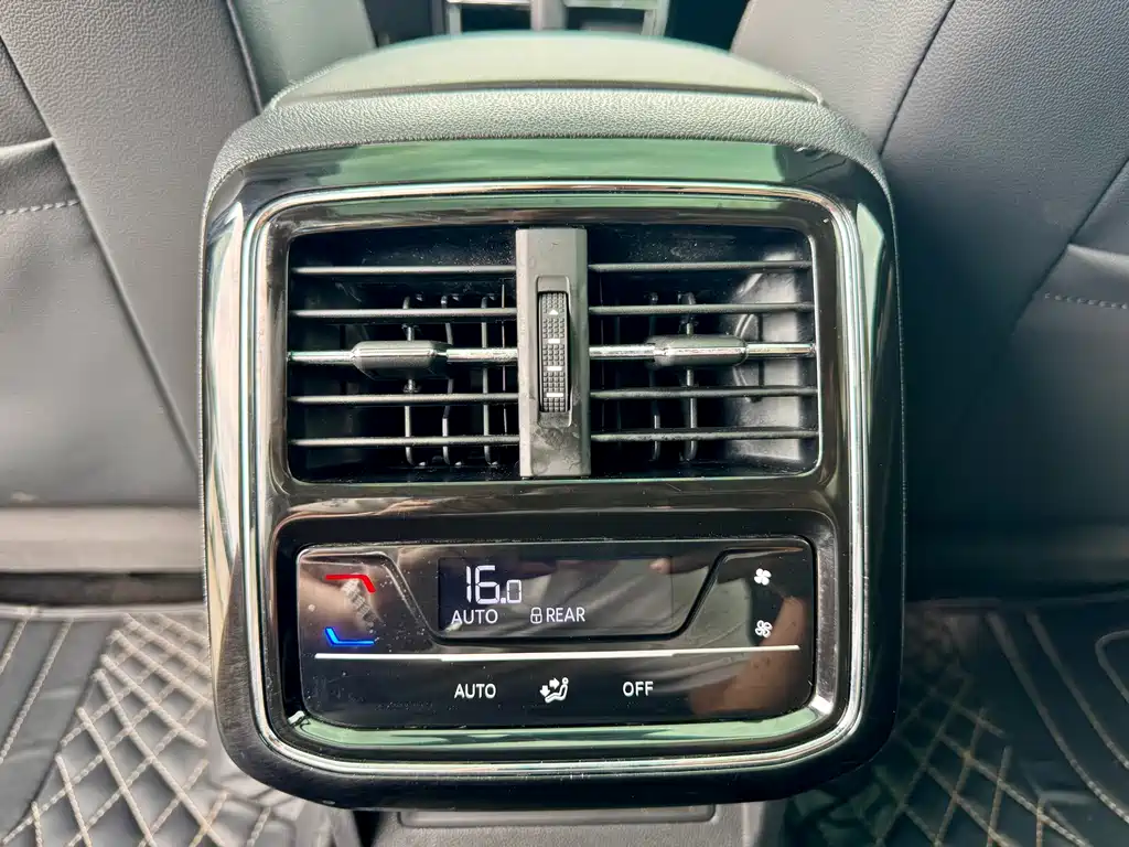 Volkswagen Passat — фото 13