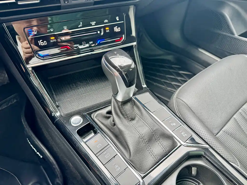 Volkswagen Passat — фото 10