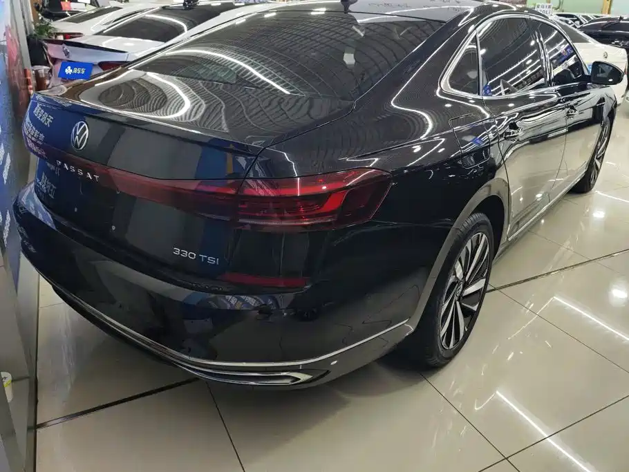 Volkswagen Passat — фото 3