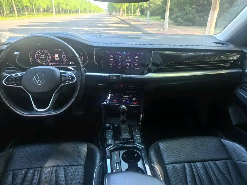Volkswagen Passat — фото 11