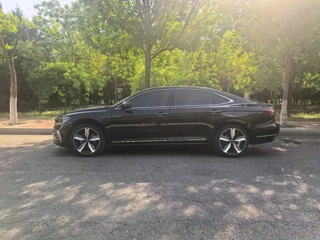 Volkswagen Passat — фото 8