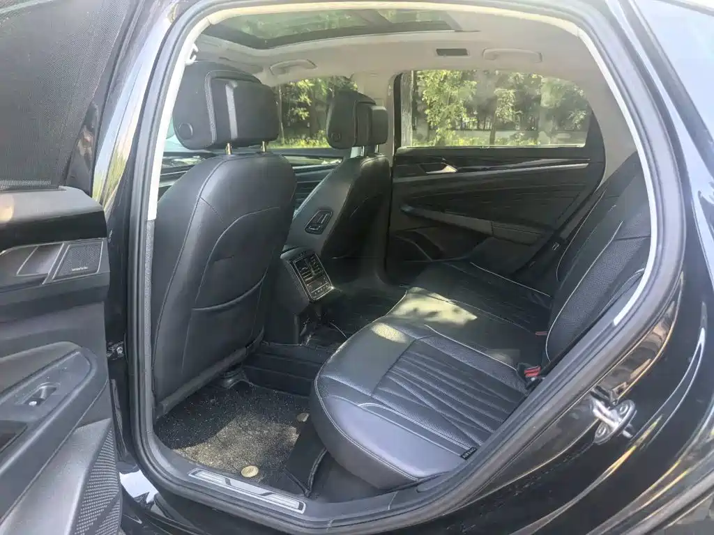 Volkswagen Passat — фото 10