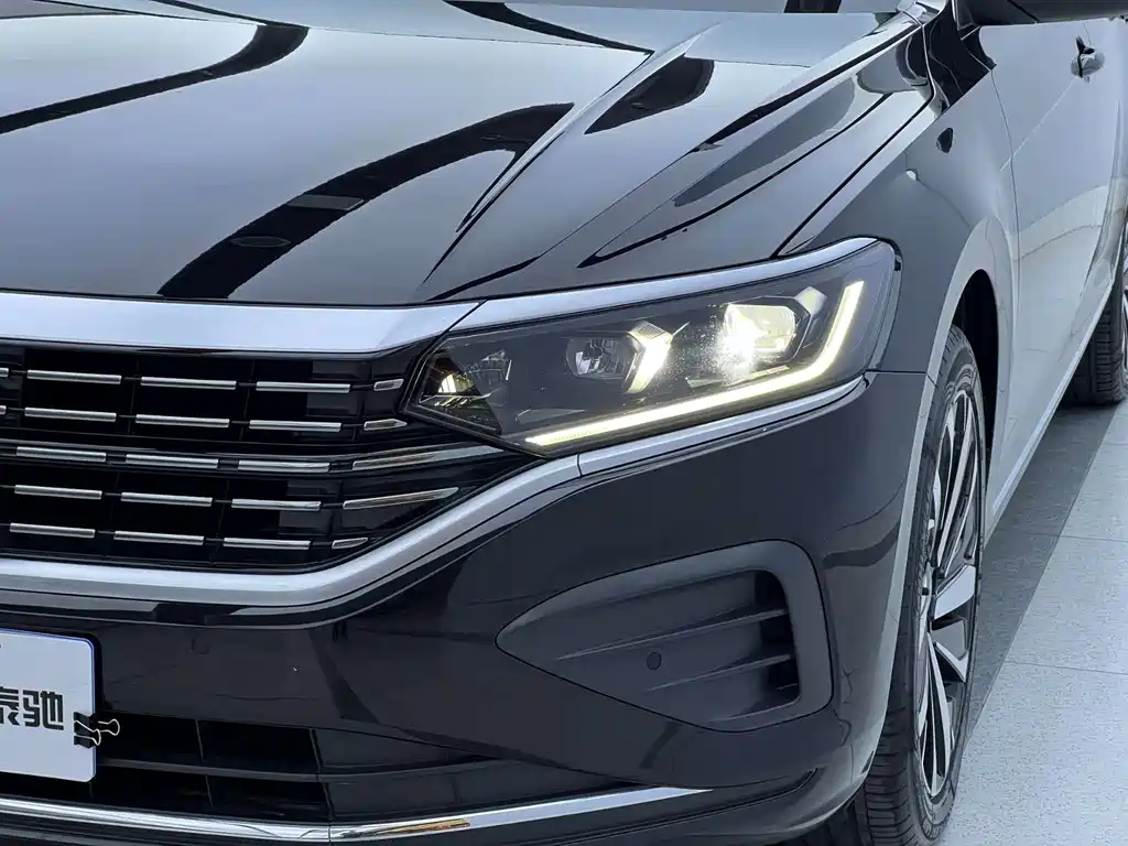 Volkswagen Passat — фото 5