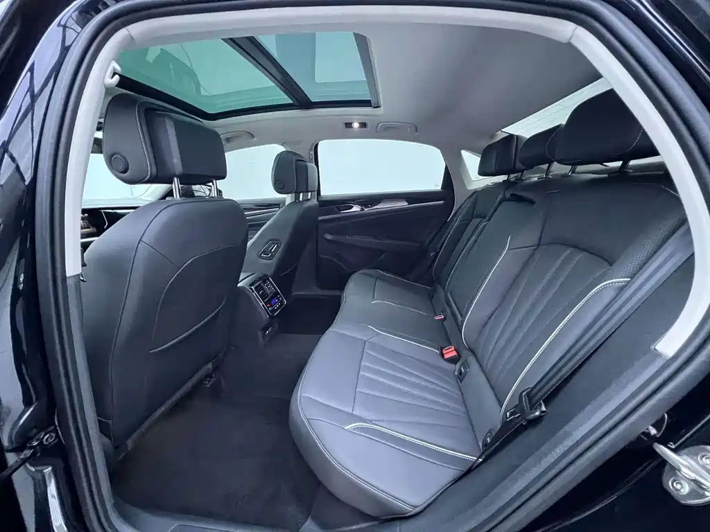 Volkswagen Passat — фото 7