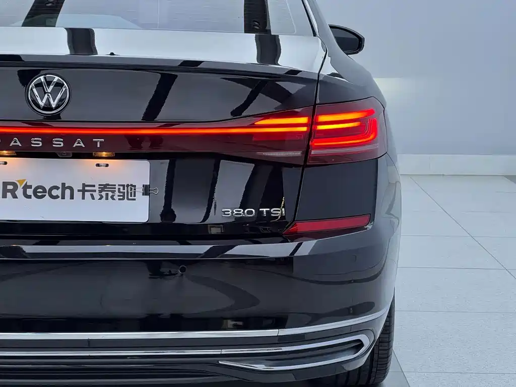 Volkswagen Passat — фото 9