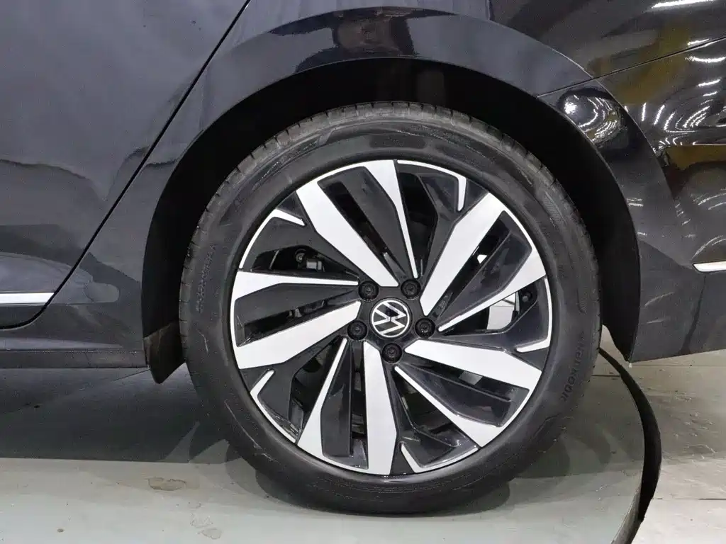 Volkswagen Passat — фото 21