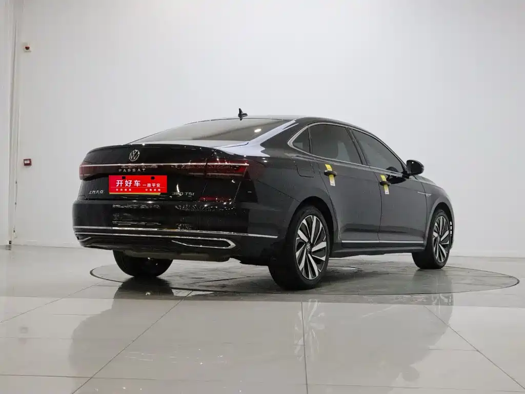 Volkswagen Passat — фото 4