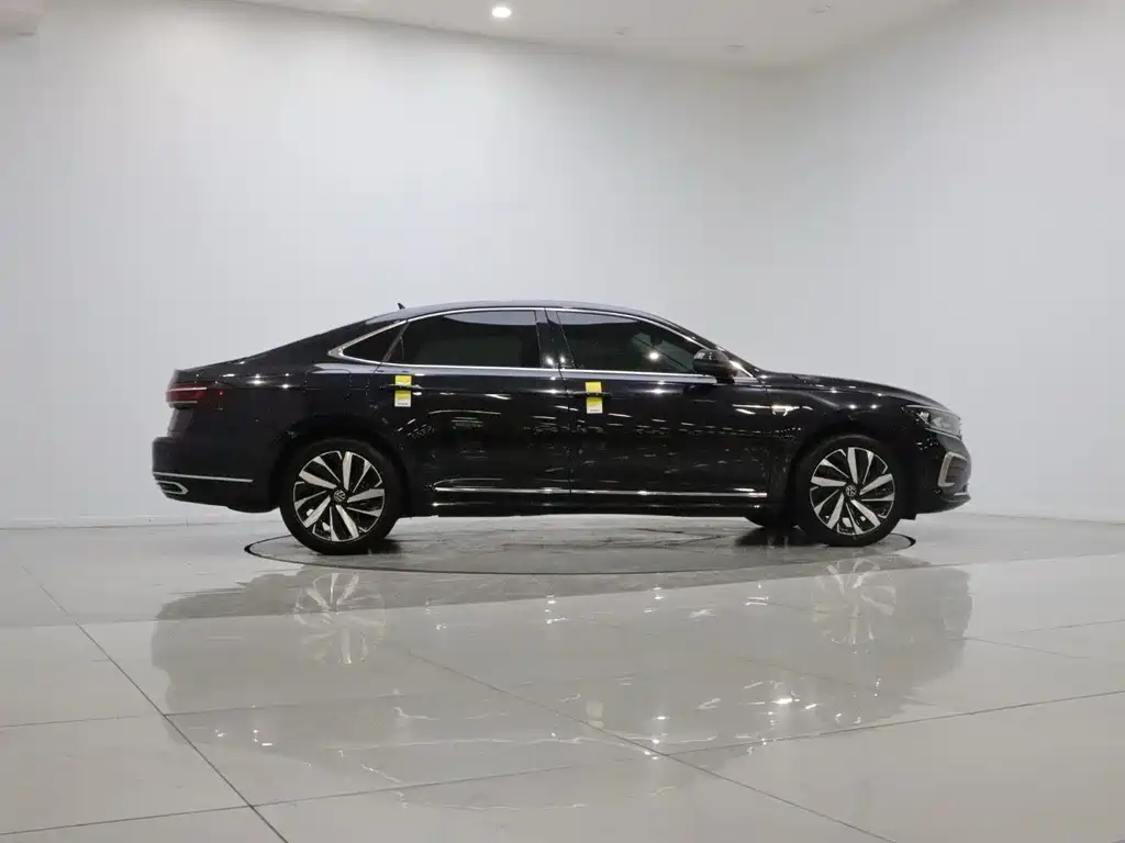 Volkswagen Passat — фото 7