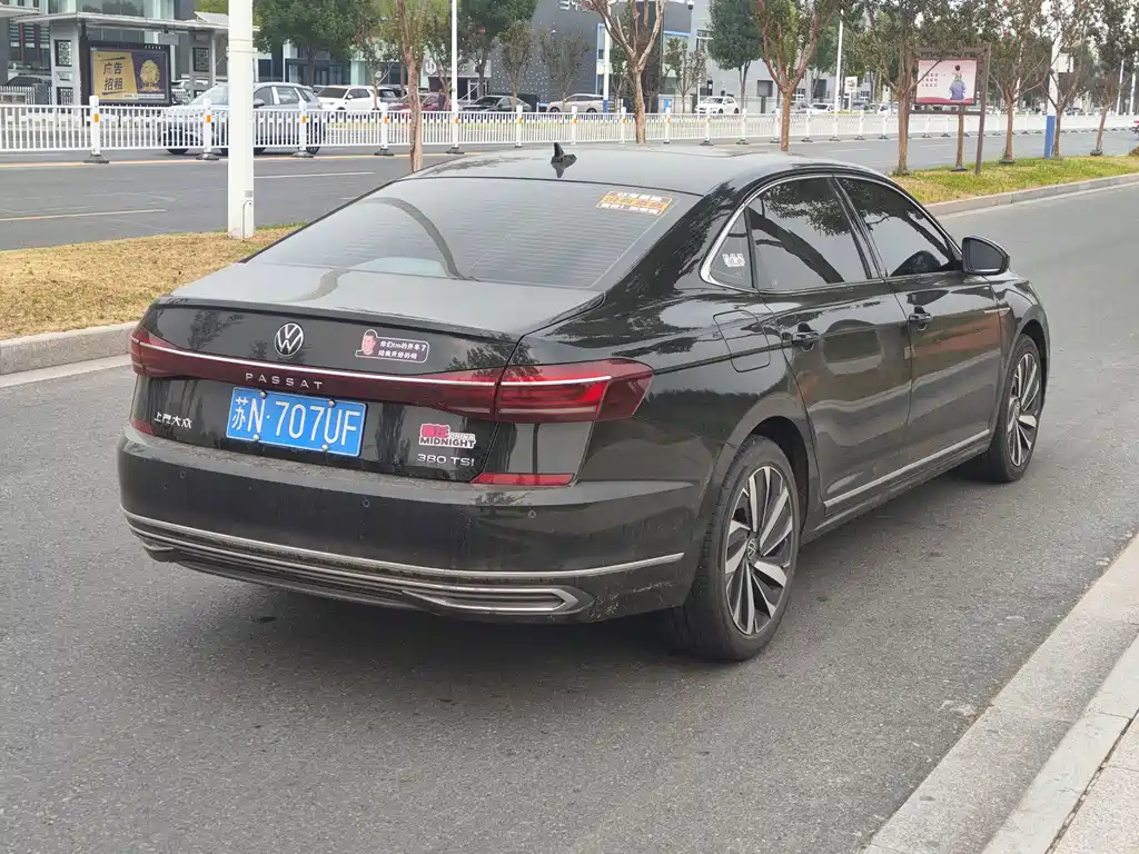 Volkswagen Passat — фото 4