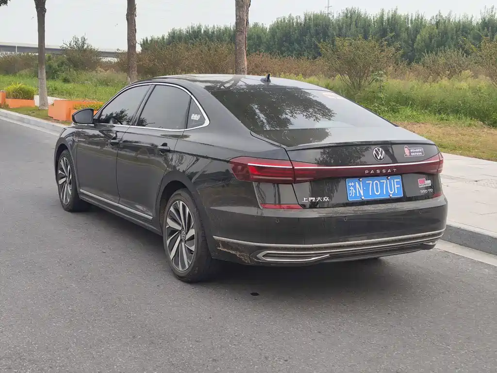 Volkswagen Passat — фото 6