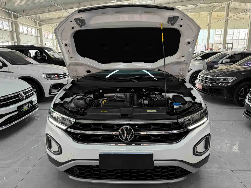 Volkswagen T-Roc — фото 19