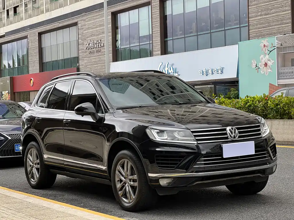 Volkswagen Touareg — фото 2