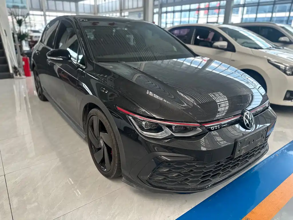 Volkswagen Golf GTI — фото 3