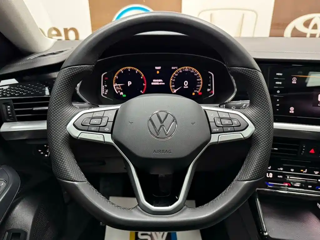 Volkswagen Passat — фото 11