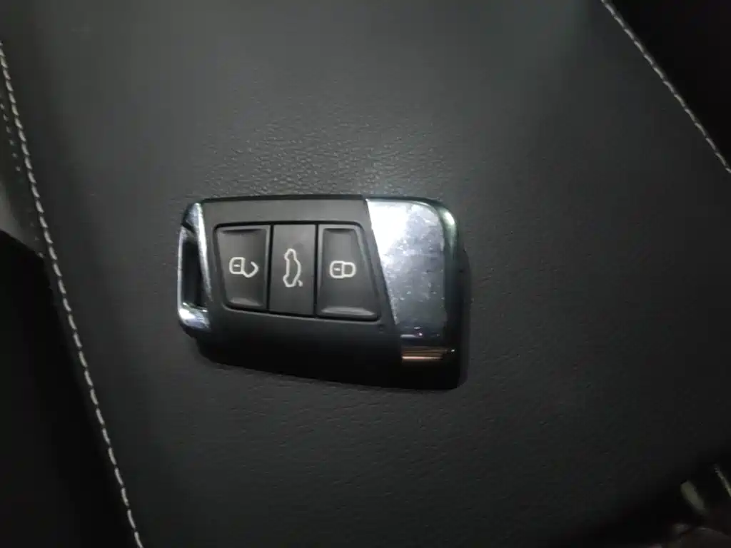 Volkswagen Passat — фото 11