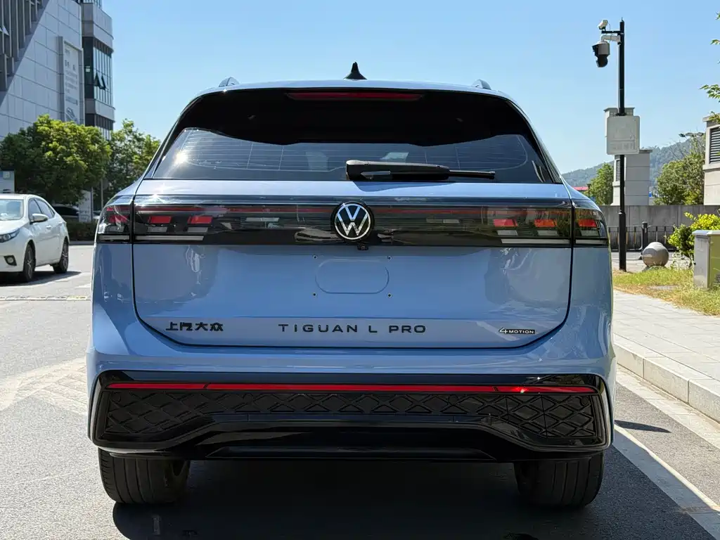 Volkswagen Tiguan L — фото 17