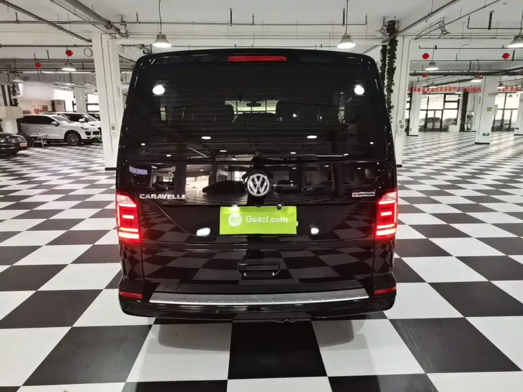 Volkswagen Caravelle — фото 6
