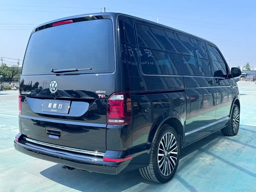 Volkswagen Multivan — фото 7