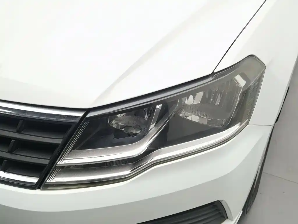 Volkswagen Jetta — фото 7