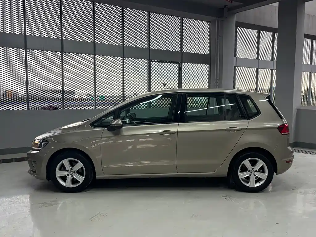 Volkswagen Golf Sportsvan — фото 13