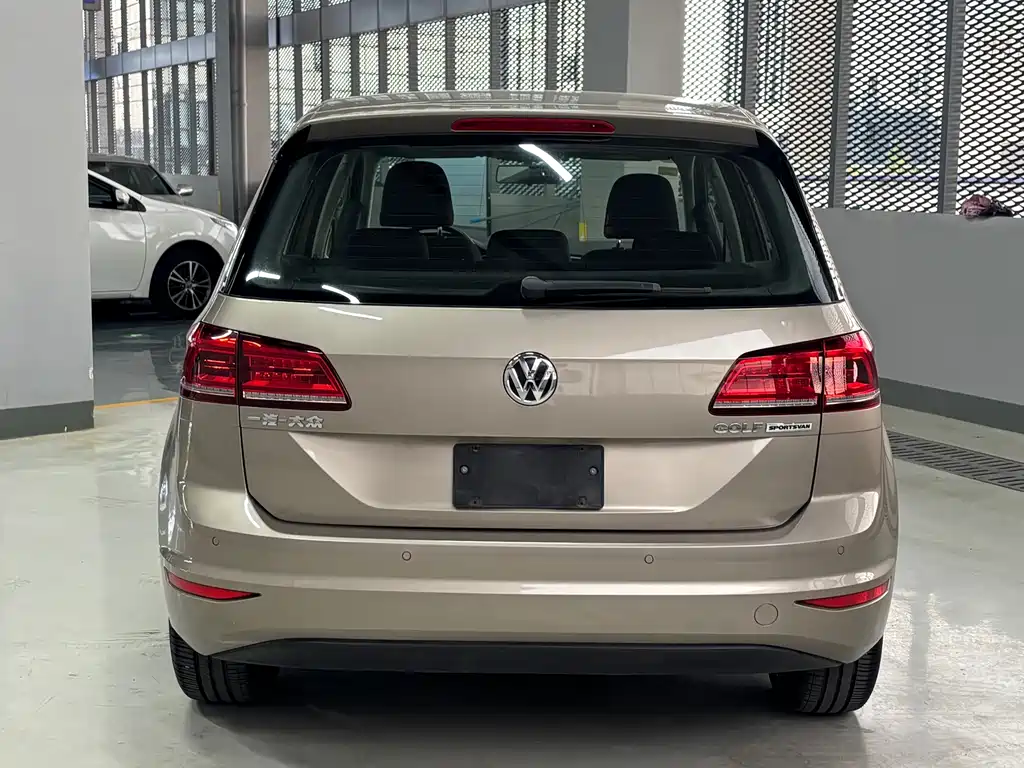 Volkswagen Golf Sportsvan — фото 14