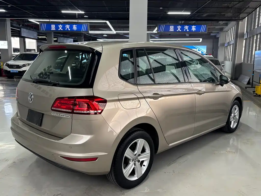 Volkswagen Golf Sportsvan — фото 16