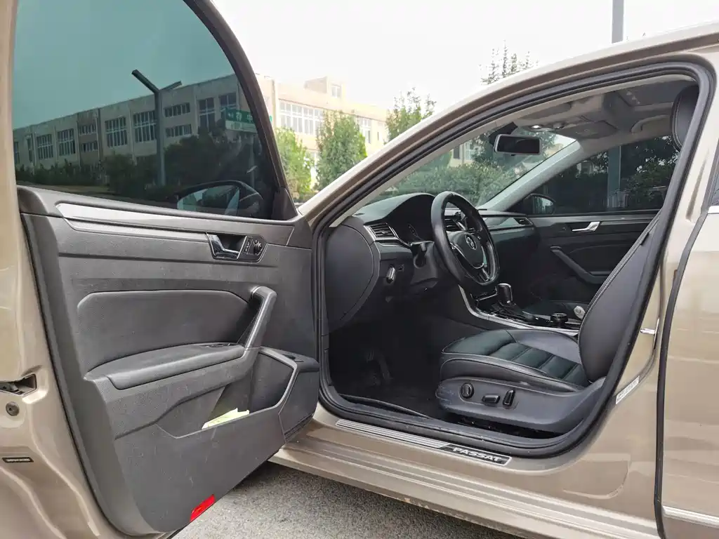 Volkswagen Passat — фото 11