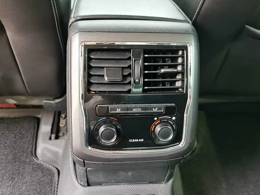 Volkswagen Passat — фото 13