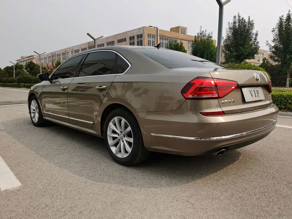 Volkswagen Passat — фото 3