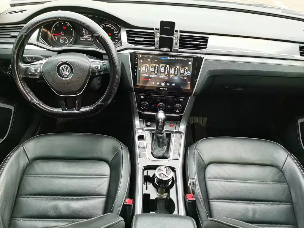 Volkswagen Passat — фото 8