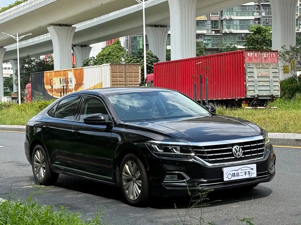 Volkswagen Passat — фото 3