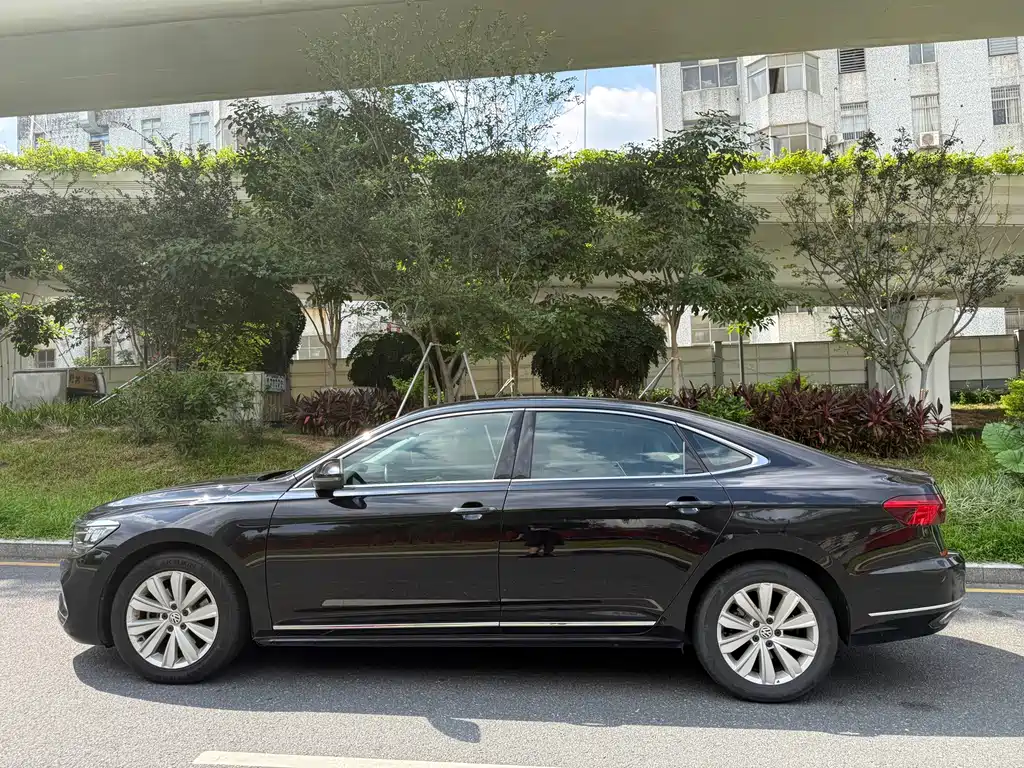 Volkswagen Passat — фото 7