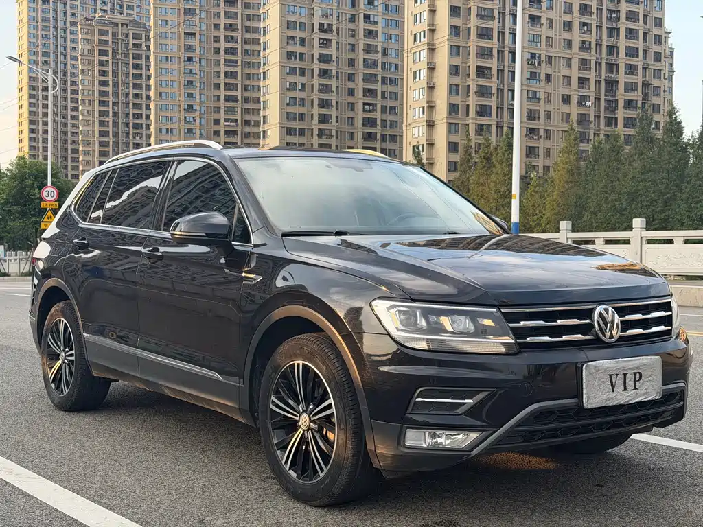 Volkswagen Tiguan L — фото 3