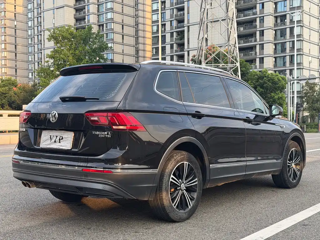 Volkswagen Tiguan L — фото 4