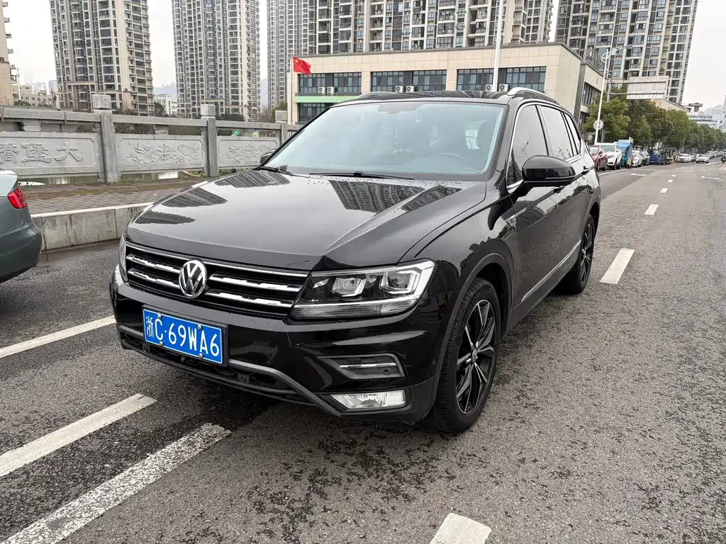 Volkswagen Tiguan L — фото 3