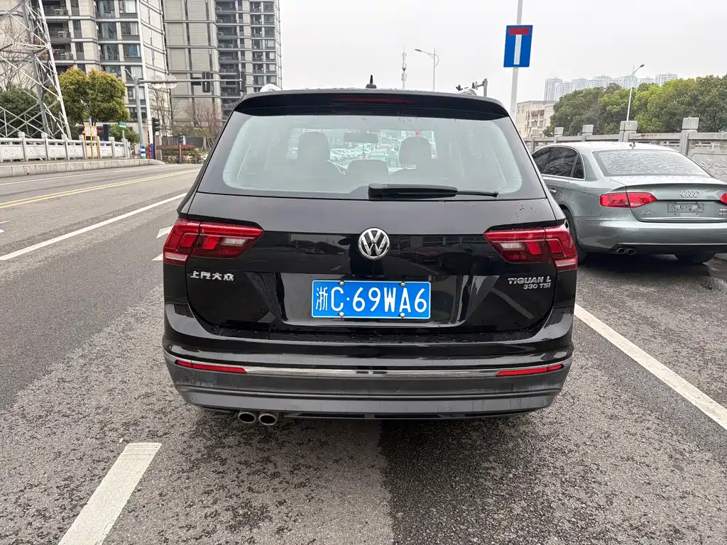 Volkswagen Tiguan L — фото 4