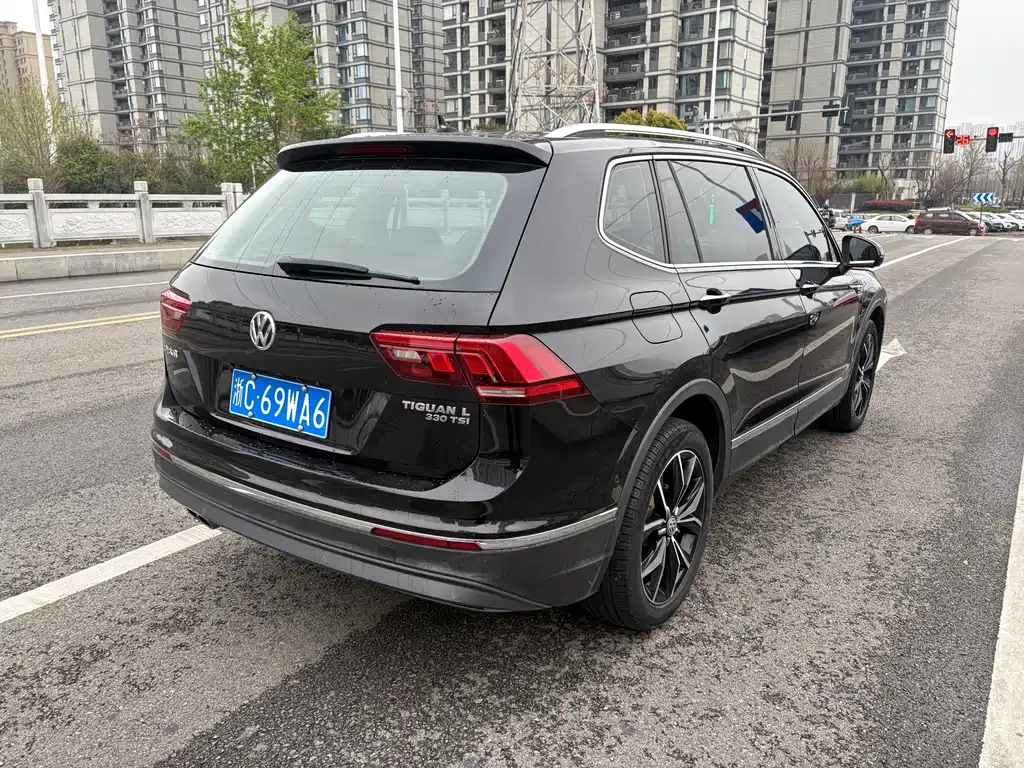 Volkswagen Tiguan L — фото 6