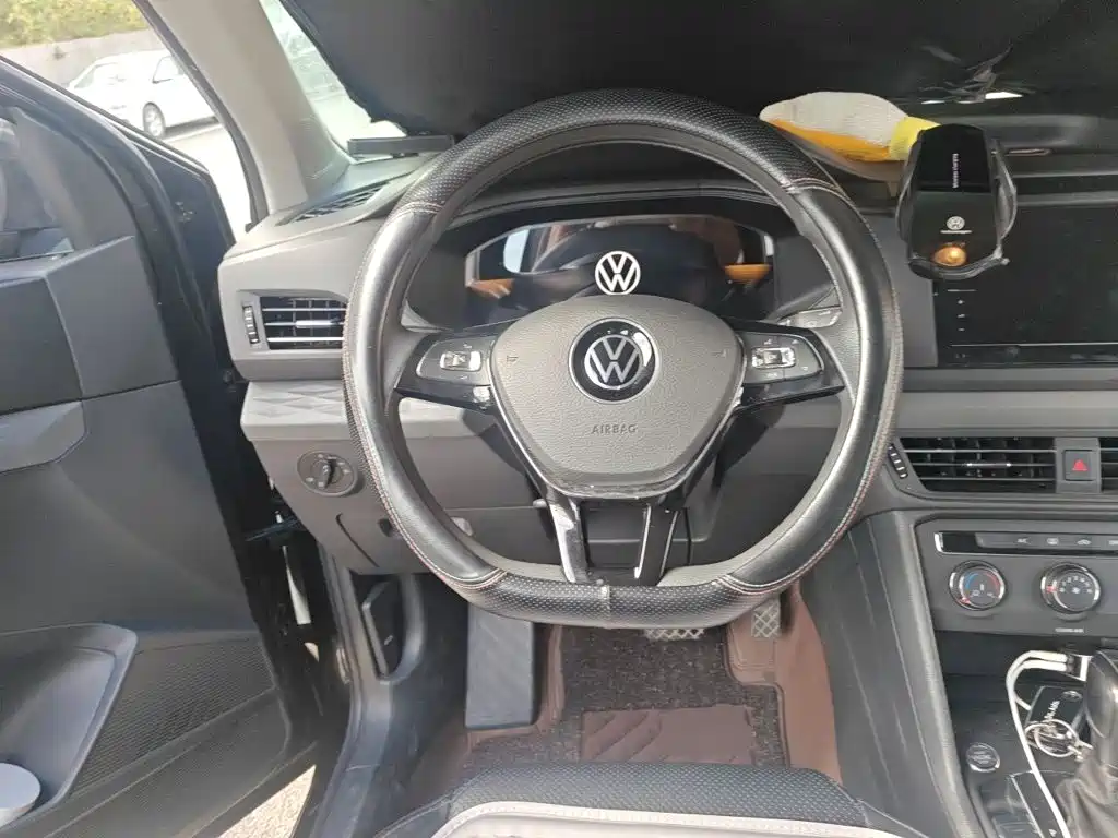Volkswagen Tharu — фото 6