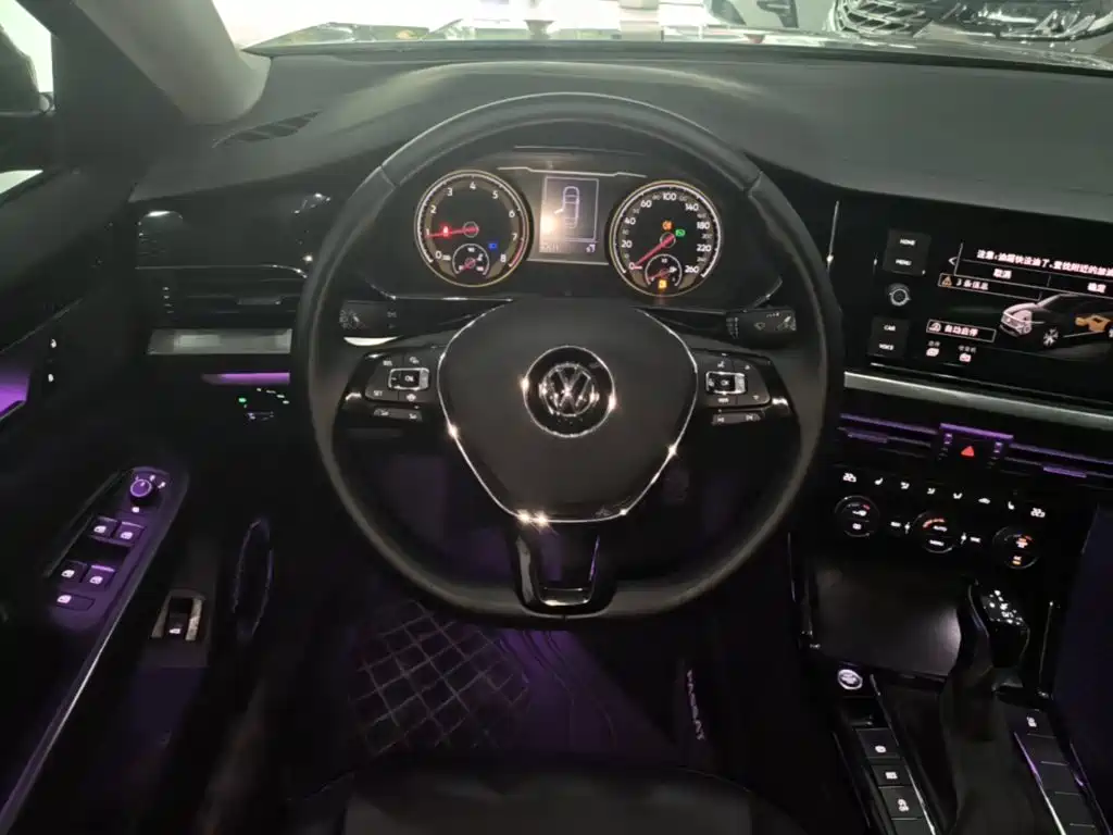 Volkswagen Passat — фото 11
