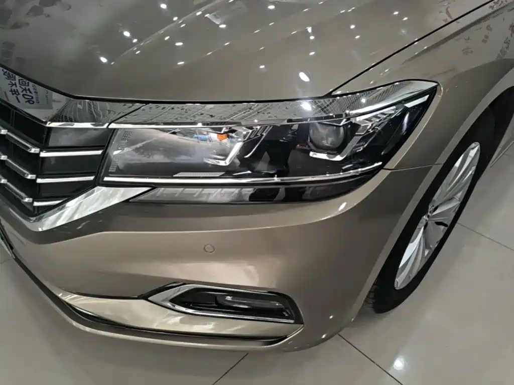 Volkswagen Passat — фото 24